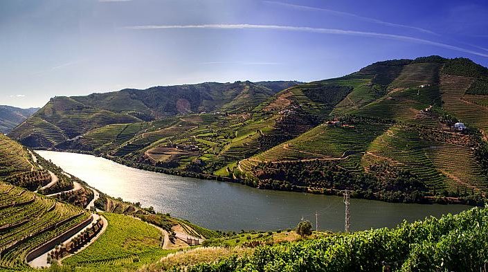 Schifffahrt durch das Douro Tal